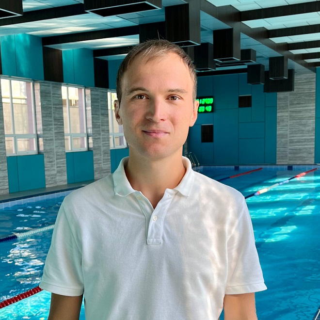 Тренер з плавання